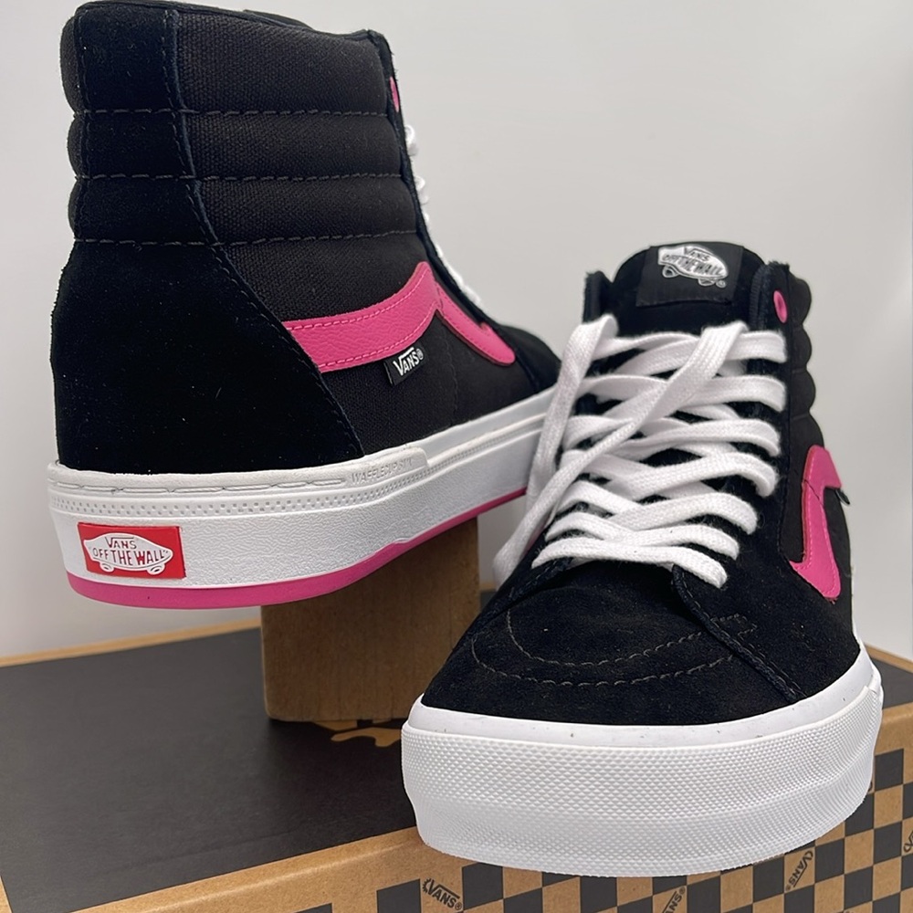Vans WMNS Bmx Sk8-Hi Black/Magenta
VN0005V0KMN Sneakers - Picture 9 of 16